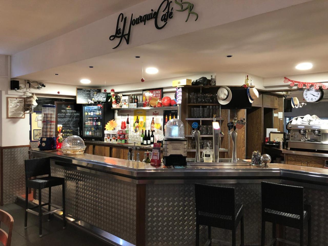 فندق La Hourquie Cafe Morlaas المظهر الخارجي الصورة